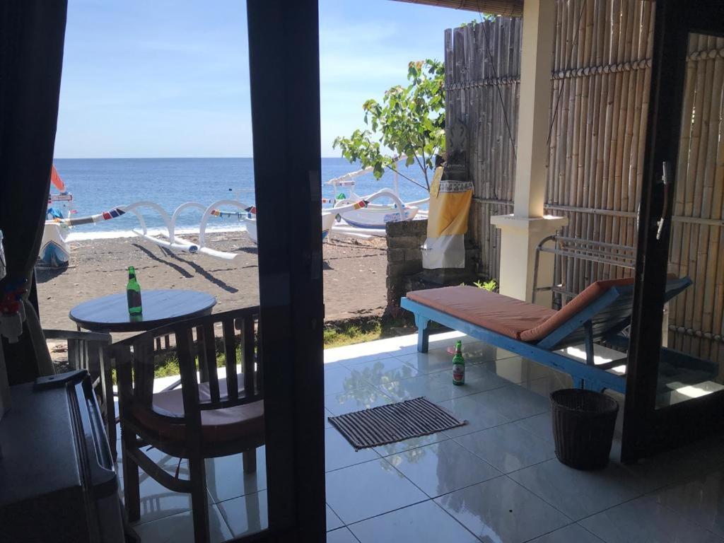 Tambun Sari Beach Homestay Amed Exteriör bild